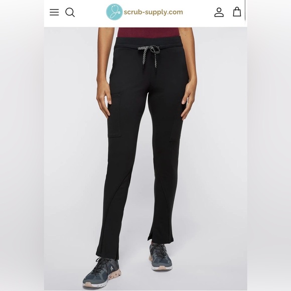 Jaanuu Pants - Jaanuu Black Cargo Scrub Pants
NWT